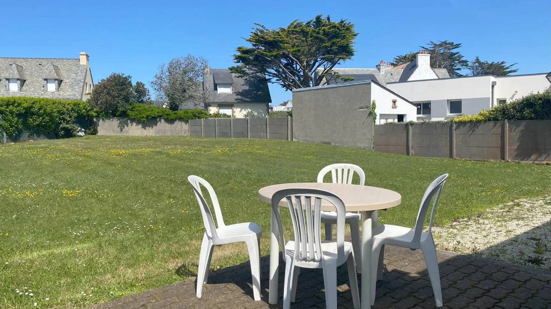 Maison Avec Jardin, Wifi, A 50M Plage - Tregastel - Fr-1-368-31 Holiday home